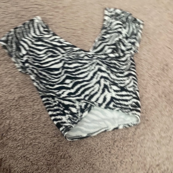 Garage zebra pattern crop top tee - Picture 2 of 2